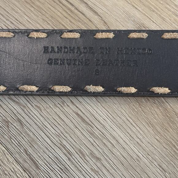 NEW Idyllwind Women’s Small JUST A ROSE EMBOSSED TOOL BELT Western Rodeo Cowgirl - Picture 5 of 9